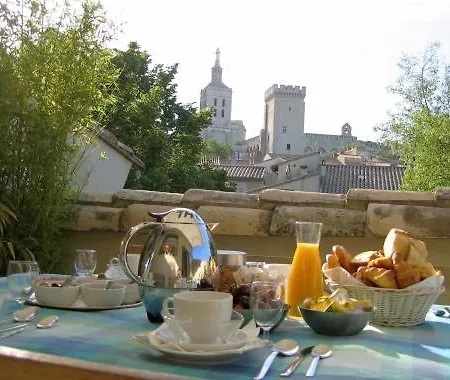 Couette-café Le Limas Avignon